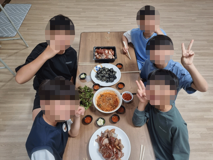 3335a1a818c70088676021c47330374e_1781413293_7842.gif