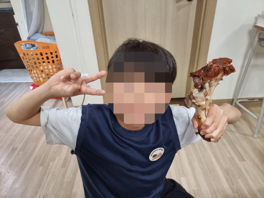 3335a1a818c70088676021c47330374e_1781413293_8597.gif